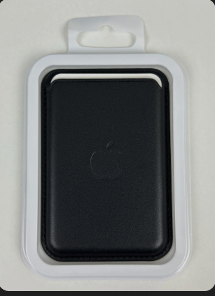 Apple Carbon leather wallet megsafe