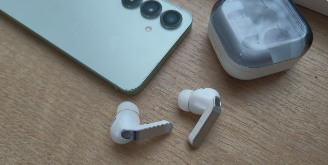 BUDS 4PRO SAME LIKE A SAMSUNG PREMIUM SOUND QUALITY